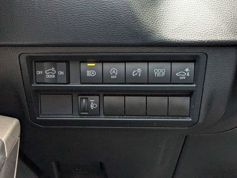 Used 2024 Toyota Tundra SR5 w/ SR5 Convenience Package AWD/4WD image 16