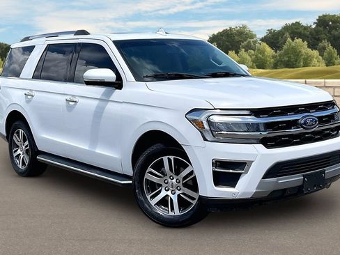 Used 2022 Ford Expedition Limited RWD image 2