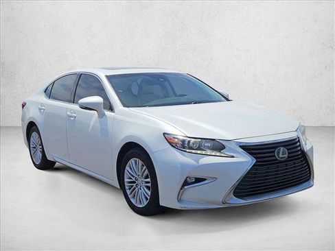 Used 2017 Lexus ES 350 w/ Accessory Package 2 FWD image 3