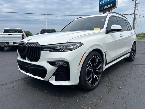 Used 2022 BMW X7 xDrive40i w/ M Sport Package AWD/4WD image 1