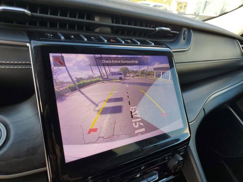 Used 2021 Jeep Grand Cherokee L Limited image 89