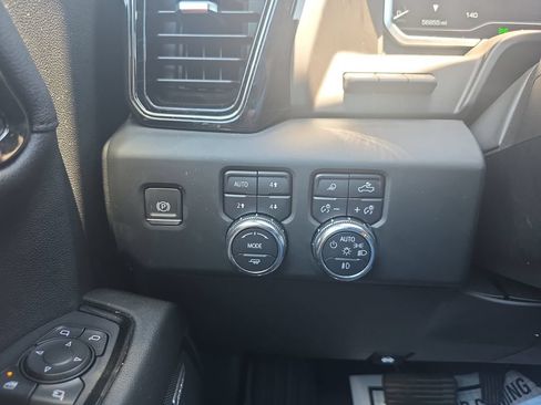 Used 2023 GMC Sierra 1500 AT4 w/ AT4 Premium Package AWD/4WD image 24