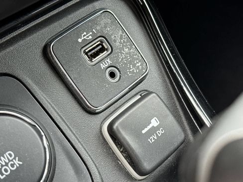 Used 2019 Jeep Compass Limited AWD/4WD image 30