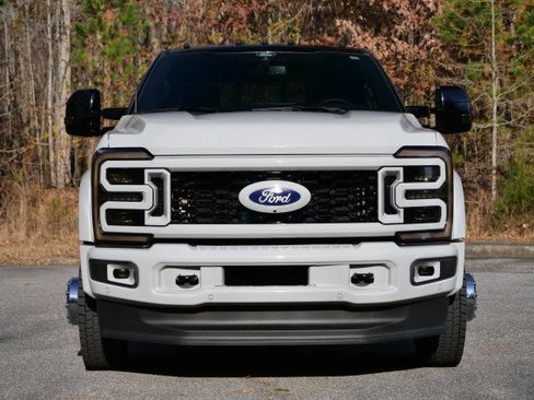 Used 2025 Ford F450 Platinum w/ FX4 Off-Road Package image 5