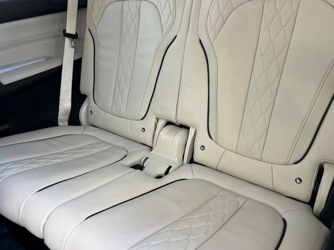 Used 2020 BMW X7 xDrive40i w/ Premium Package image 34