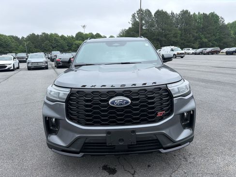 Used 2025 Ford Explorer ST AWD/4WD image 3
