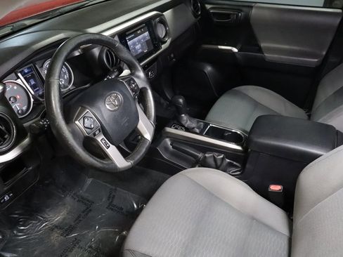 Used 2017 Toyota Tacoma SR5 w/ Tow Package image 8
