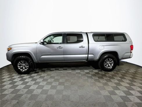 Used 2016 Toyota Tacoma SR5 w/ SR5 Appearance Package (SN) AWD/4WD image 4