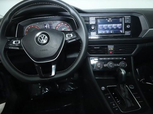 Used 2021 Volkswagen Jetta SE w/ SE Cold Weather Package FWD image 28