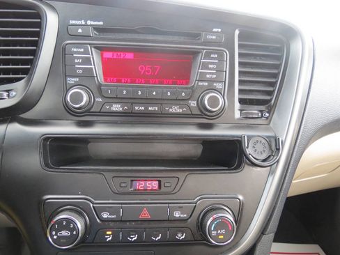 Used 2011 Kia Optima LX FWD image 11