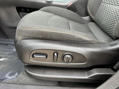 Used 2018 GMC Terrain SLE w/ Driver Convenience Package image 12