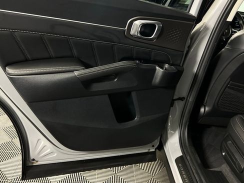 Used 2024 Kia Sorento SX image 28