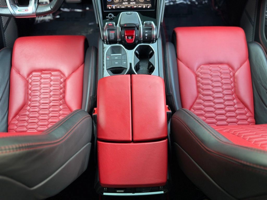 Used 2021 Lamborghini Urus AWD/4WD image 51