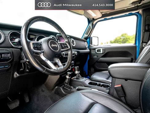 Used 2022 Jeep Wrangler Unlimited Sahara w/ Cold Weather Group AWD/4WD image 4