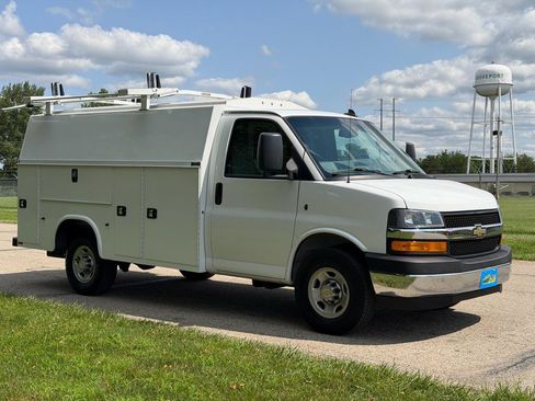 Used 2022 Chevrolet Express 3500 w/ Power Convenience Package RWD image 8