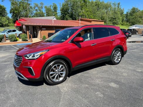 Used 2017 Hyundai Santa Fe SE AWD/4WD image 1