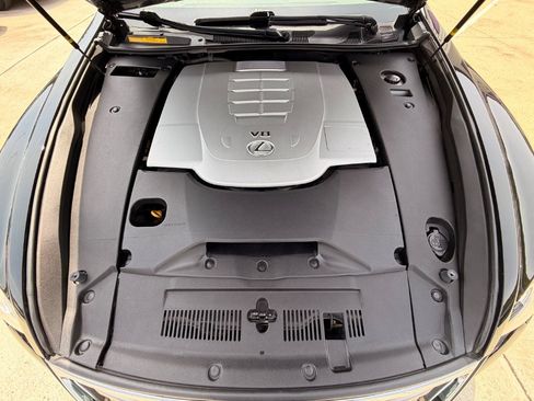 Used 2013 Lexus LS 460 w/ Comfort Pkg RWD image 8