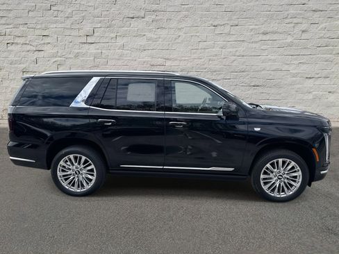 New 2026 Cadillac Escalade Luxury w/ LPO, Floor Liner Package image 4