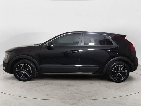 Used 2023 Kia Niro LX FWD image 2