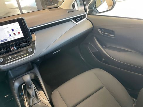 Used 2025 Toyota Corolla LE image 33
