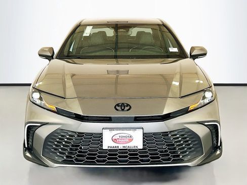 New 2026 Toyota Camry SE image 2