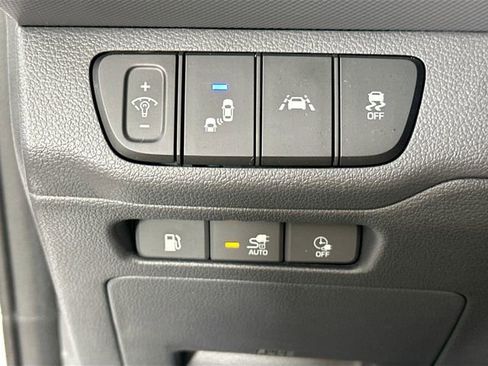 Used 2022 Hyundai Ioniq Limited image 25