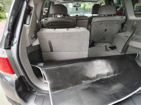Used 2011 Toyota Highlander SE w/ Tow Pkg AWD/4WD image 26