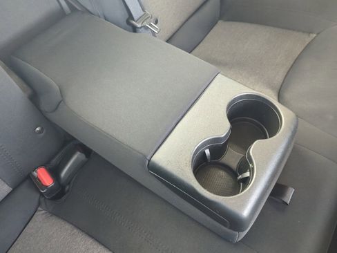 Used 2022 Chrysler 300 Touring w/ Sport Appearance Package image 33