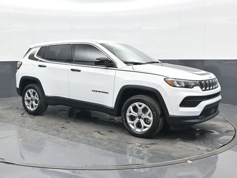 Used 2025 Jeep Compass Sport w/ Mopar Graphics Package image 6