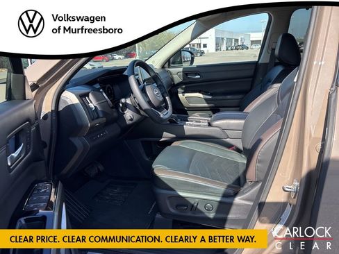 Used 2024 Nissan Pathfinder Platinum w/ Cargo Package image 15