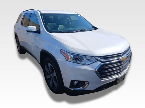 Used 2018 Chevrolet Traverse LT image 2