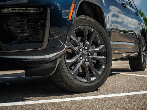 New 2026 Jeep Grand Cherokee L Limited AWD/4WD image 6