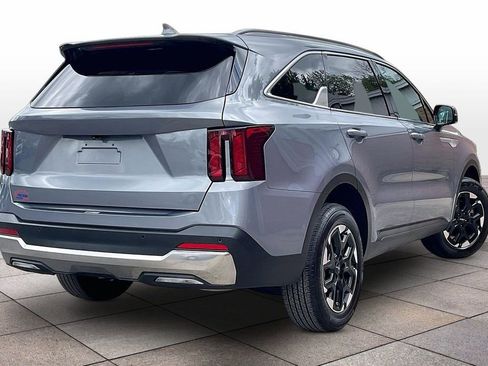 Used 2024 Kia Sorento S AWD/4WD image 11