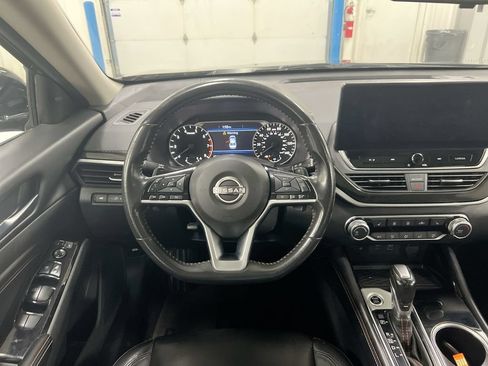 Used 2023 Nissan Altima 2.5 SR w/ SR Premium Package AWD/4WD image 11