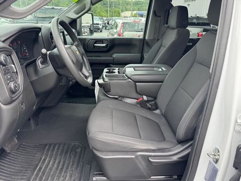 Used 2022 Chevrolet Silverado 2500 Custom w/ Custom Convenience Package AWD/4WD image 13