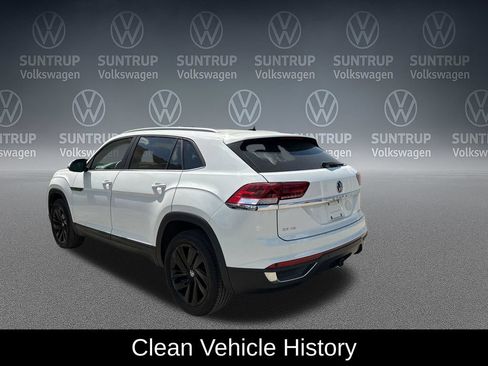 Used 2023 Volkswagen Atlas Cross Sport SE w/ Panoramic Sunroof Package FWD image 4