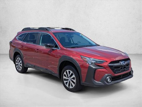 Used 2025 Subaru Outback Premium AWD/4WD image 3