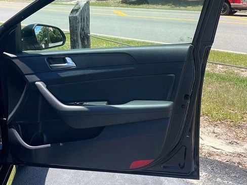 Used 2015 Hyundai Sonata SE FWD image 14