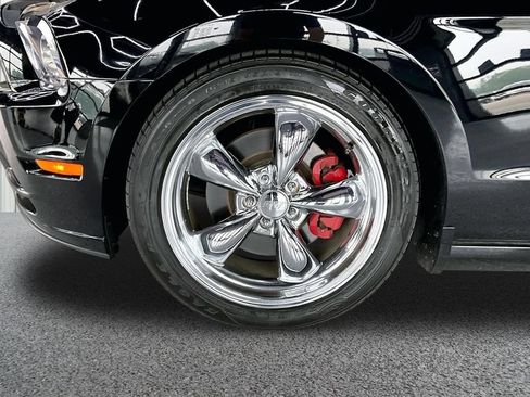 Used 2014 Ford Mustang GT Premium w/ Comfort Package RWD image 34