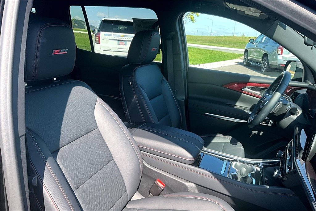 Used 2024 Chevrolet Traverse Z71 w/ LPO, Floor Liner Package AWD/4WD image 7