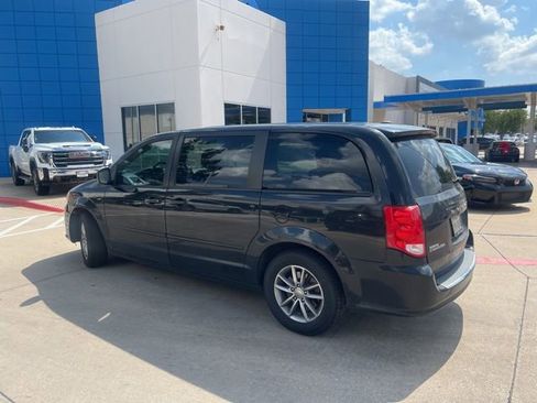 Used 2017 Dodge Grand Caravan SE FWD image 9