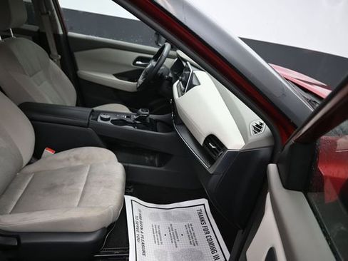Used 2025 Nissan Rogue SV AWD/4WD image 9