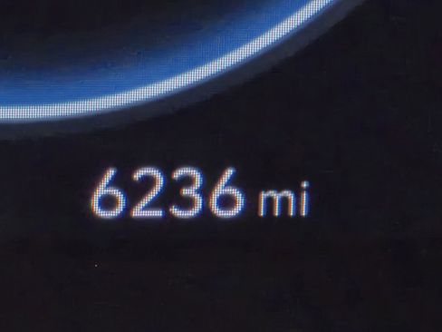 Certified 2025 Hyundai Elantra Limited image 36