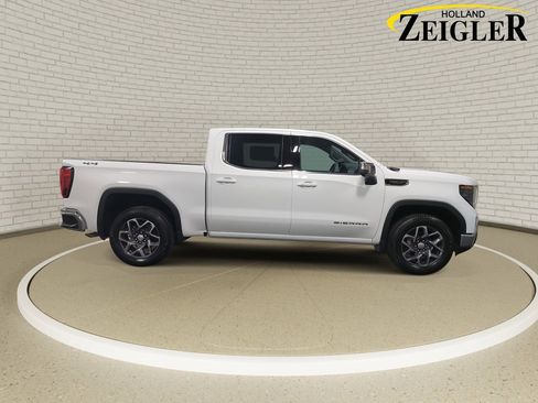 New 2026 GMC Sierra 1500 SLE w/ Preferred Package AWD/4WD image 4