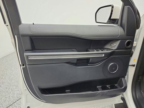 Used 2020 Ford Expedition Max XLT w/ Equipment Group 202A RWD image 15