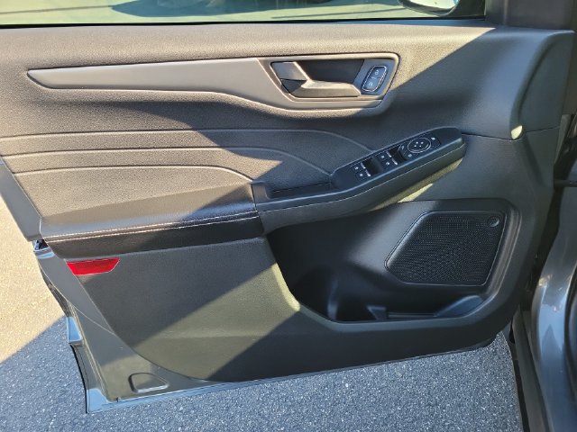 Used 2023 Ford Escape Active FWD image 19