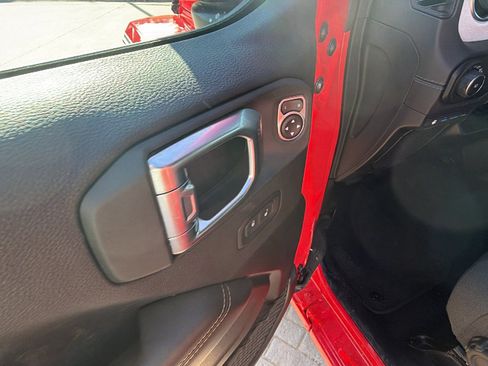 Used 2025 Jeep Wrangler Sahara w/ Safety Group image 15