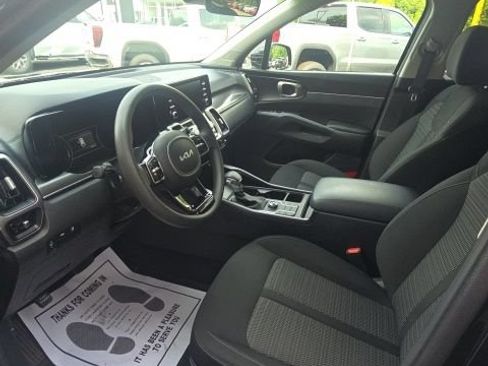 Used 2022 Kia Sorento LX FWD image 10