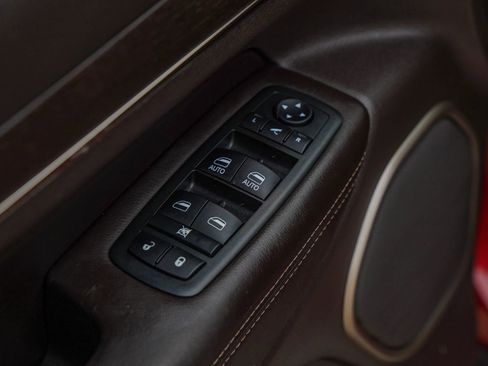 Used 2014 Jeep Grand Cherokee Summit image 36