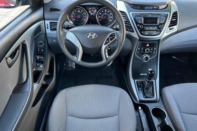 Used 2015 Hyundai Elantra SE FWD image 15